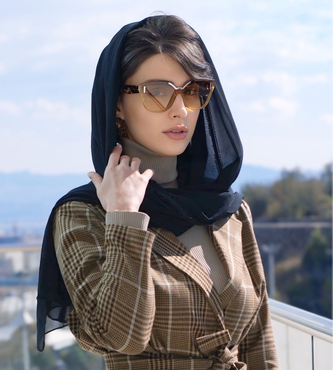 لاله مرزبان در هوش سیاه